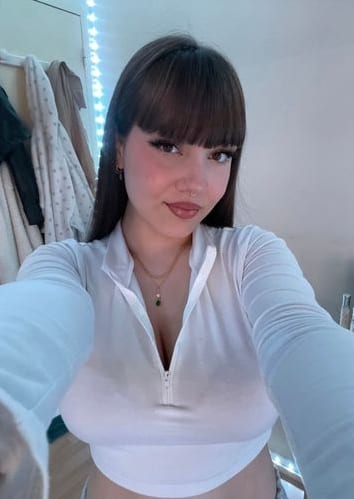 Chloé OnlyFans unge 4